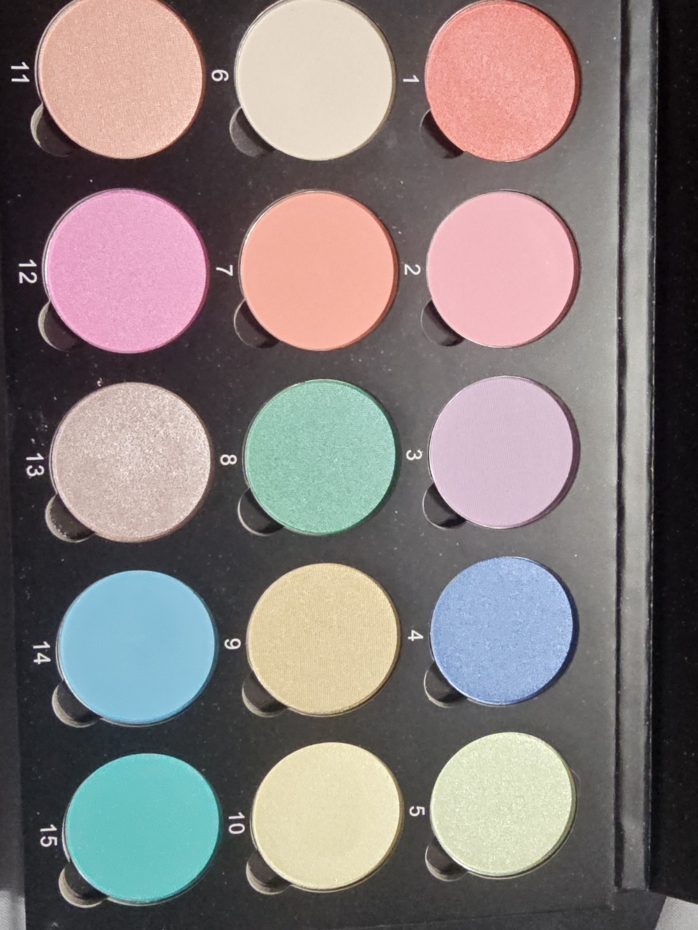 Multicolor Women’s Eyeshadow Palette – Assorted Pastel & Bright Shades